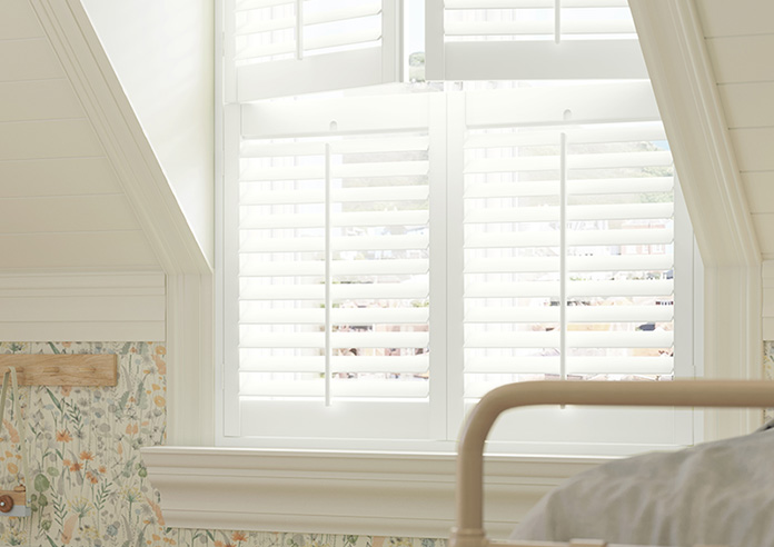 Bromley, Paper White - Tier on Tier Plantation Shutter - Image 5